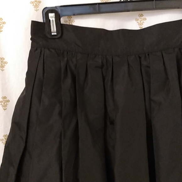 Offers Welcome❤️St. John Skirt - Rare !??! Three Layers✨ Perfect Condition ✨ - Picture 3 of 7